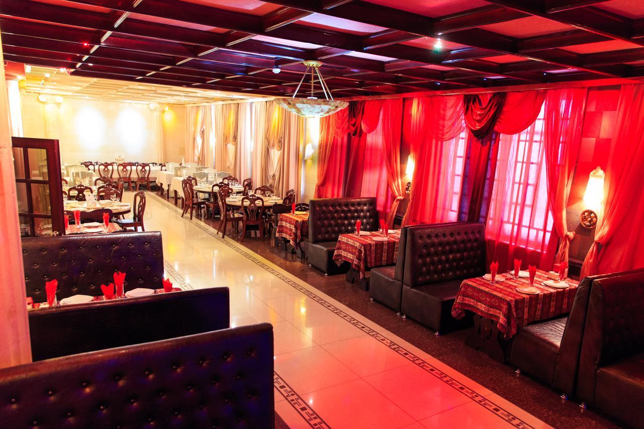 Dvin Hotel Павлодар Екстер'єр фото